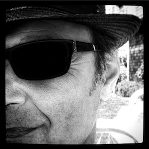 Kuiry: autoritratto con cappello a Cape Cod